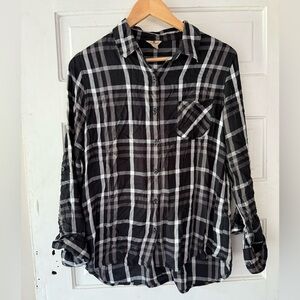 Woolrich Black and White Casual Button Down Shirt